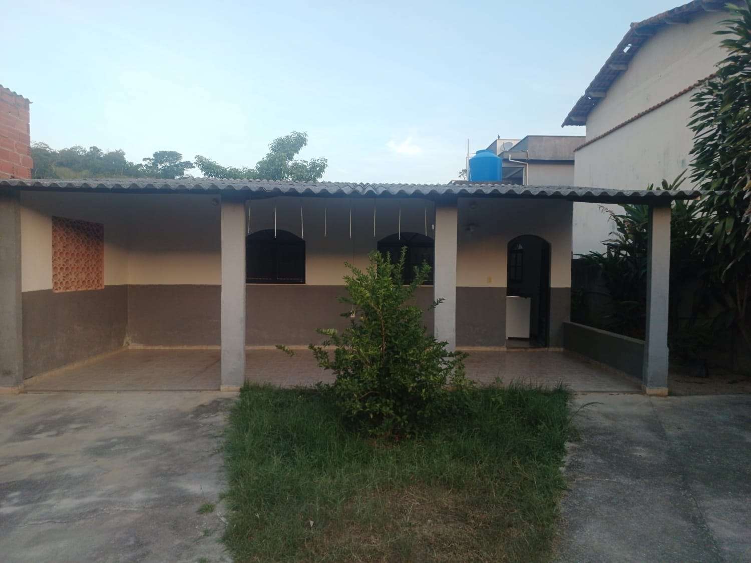 Casa com área gourmet e canil