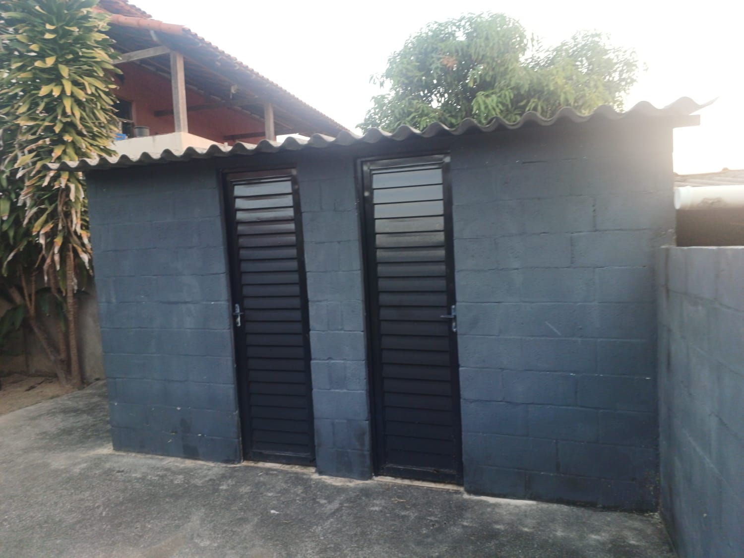 Casa com área gourmet e canil