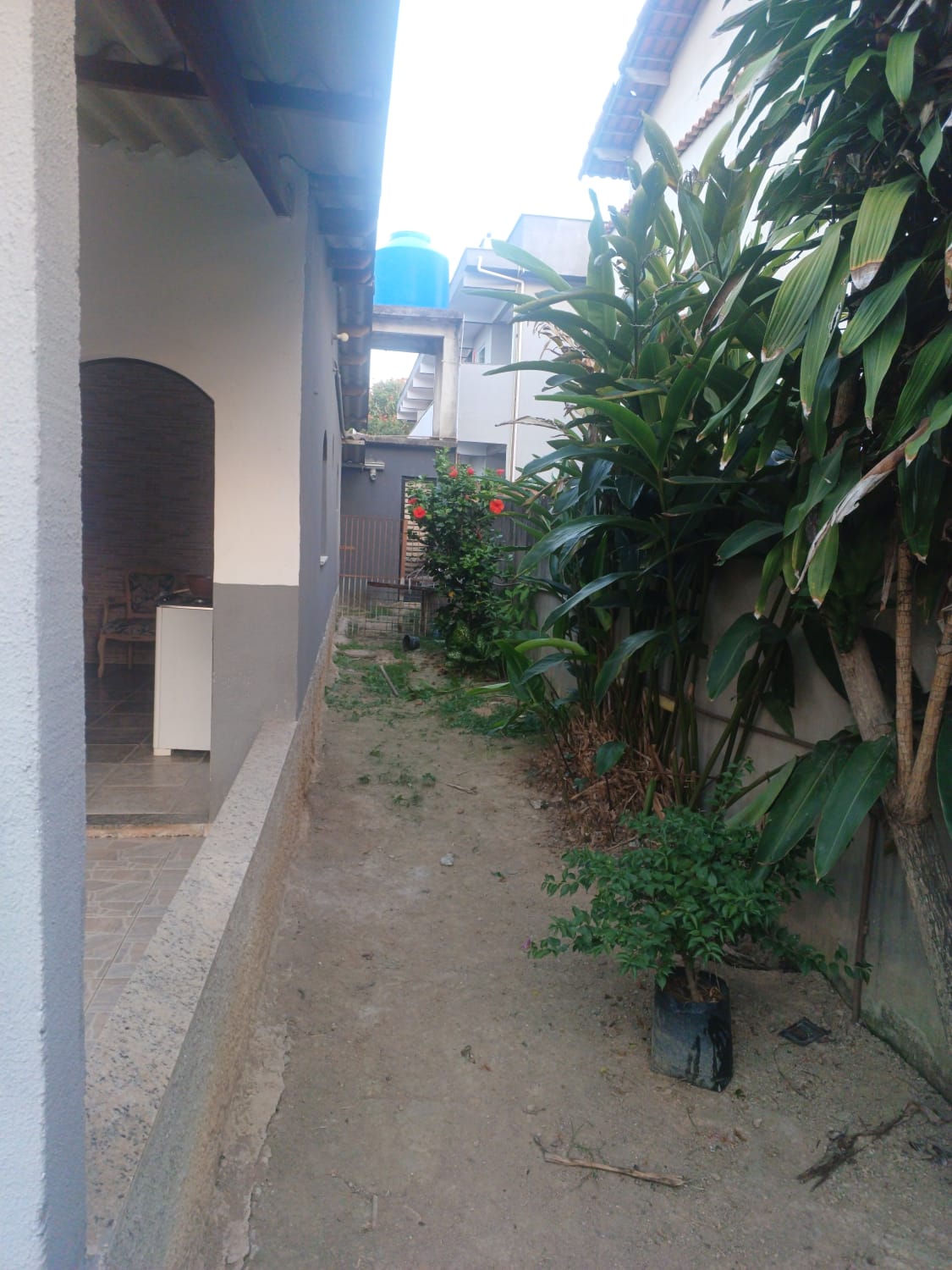 Casa com área gourmet e canil