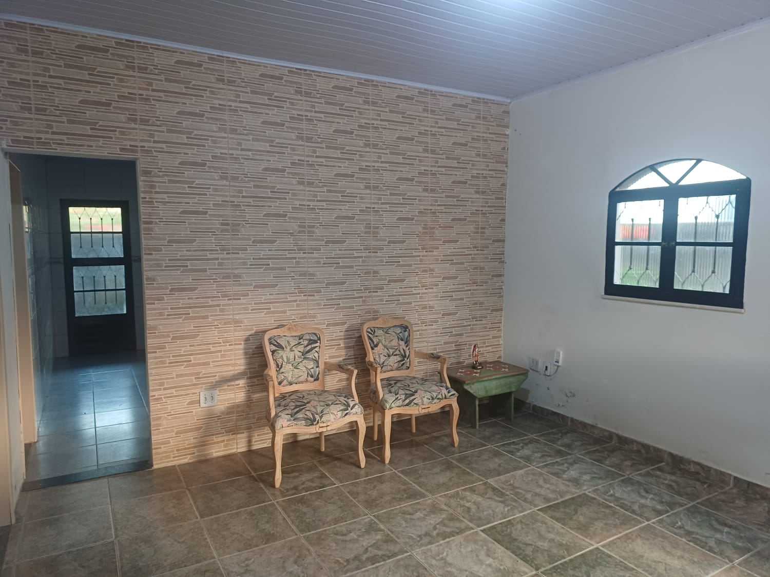 Casa com área gourmet e canil