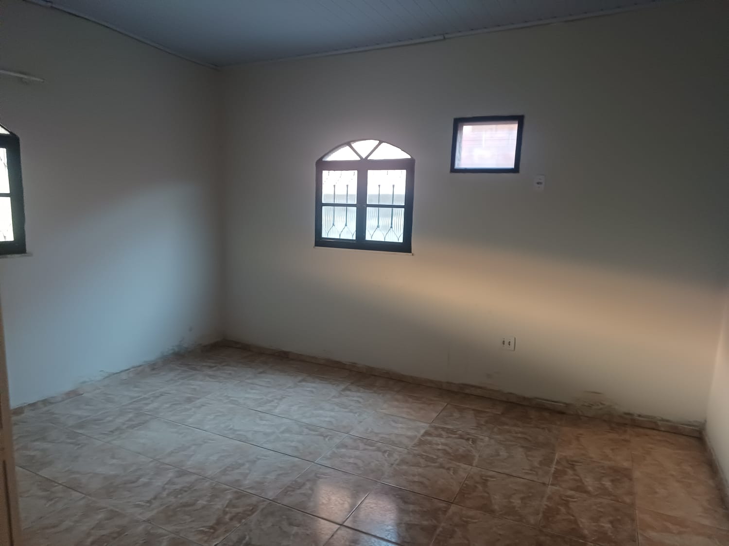 Casa com área gourmet e canil