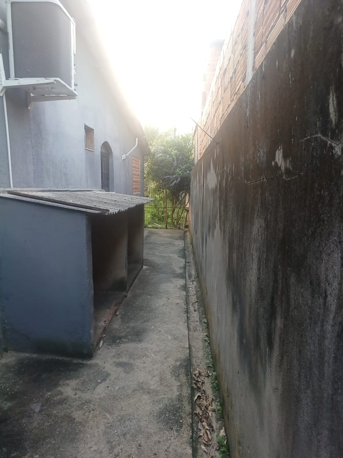 Casa com área gourmet e canil