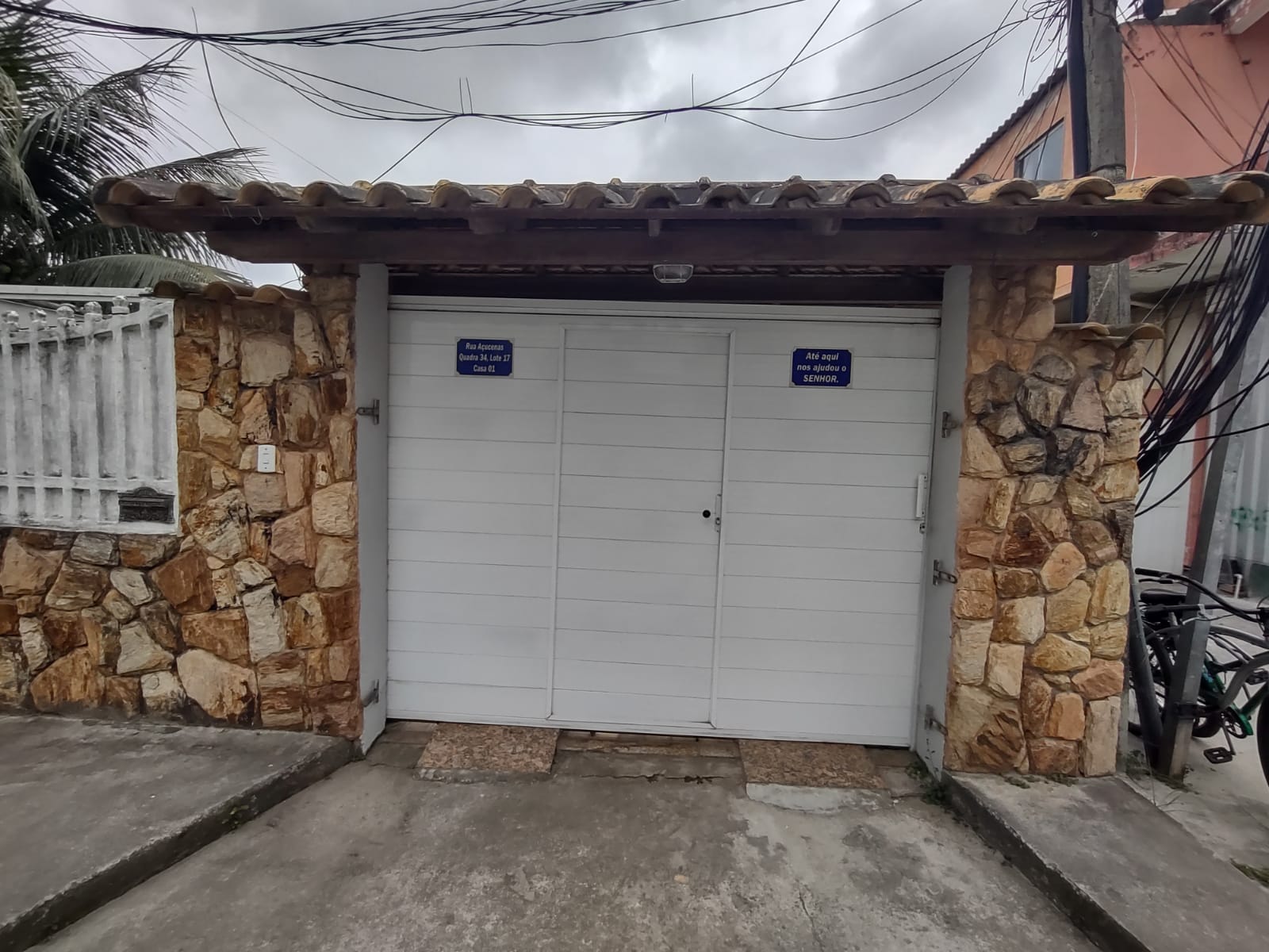 Casa com piscina e área gourmet
