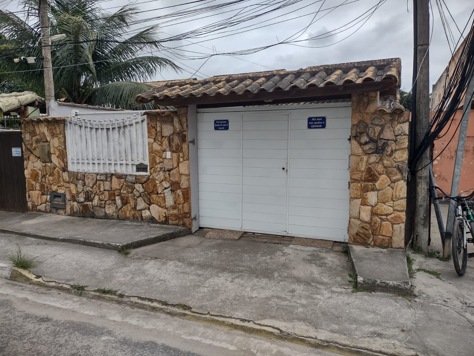 Casa com piscina e área gourmet